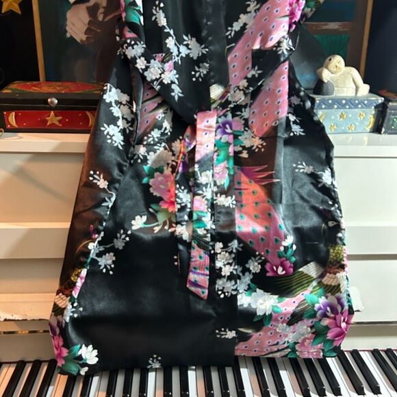 Vintage Floral Black and Pink Women's Satin Asian Robe Medium - Picture 3 of 16